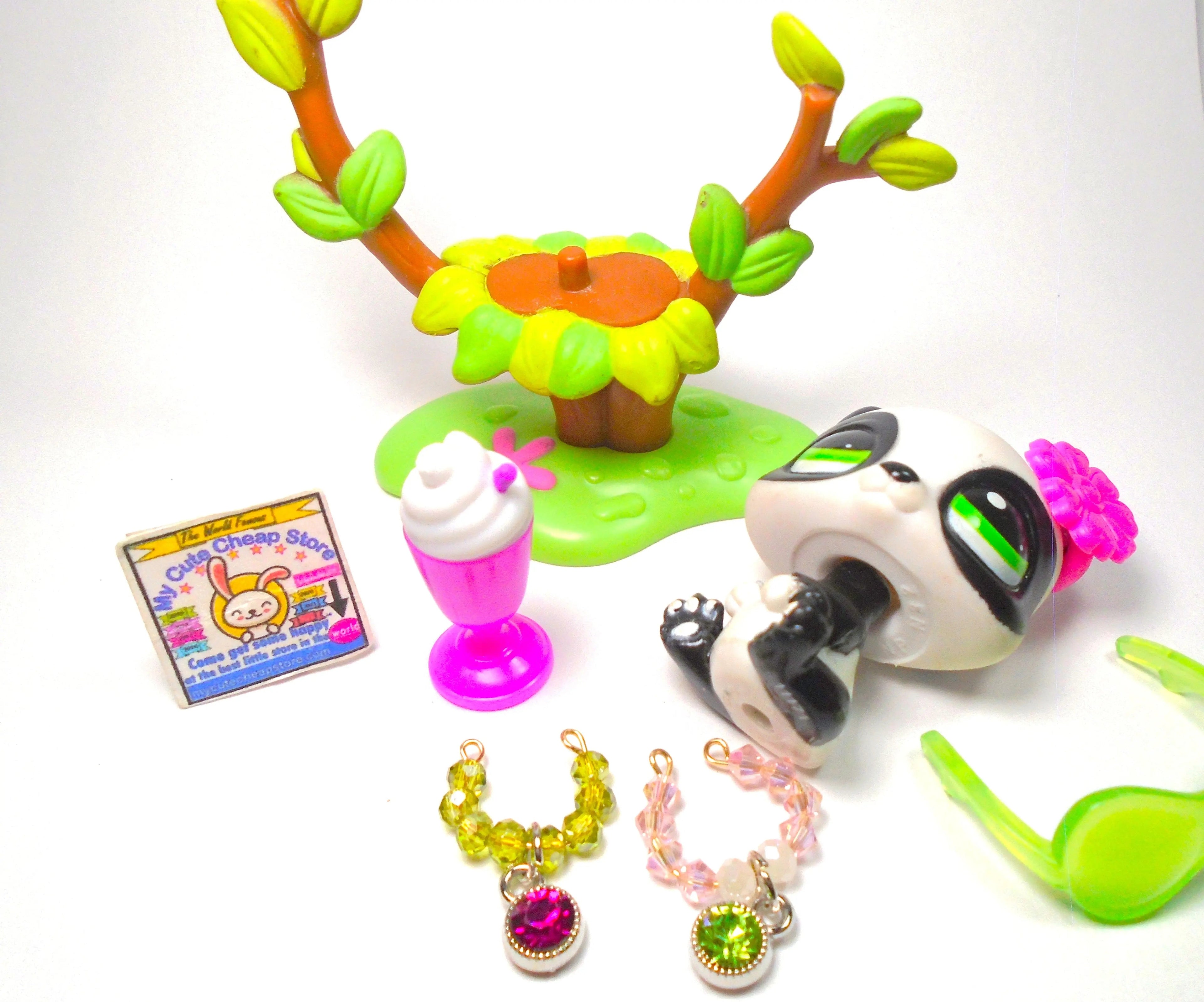 Littlest Pet Shop walking cat #1679 with cute accessories