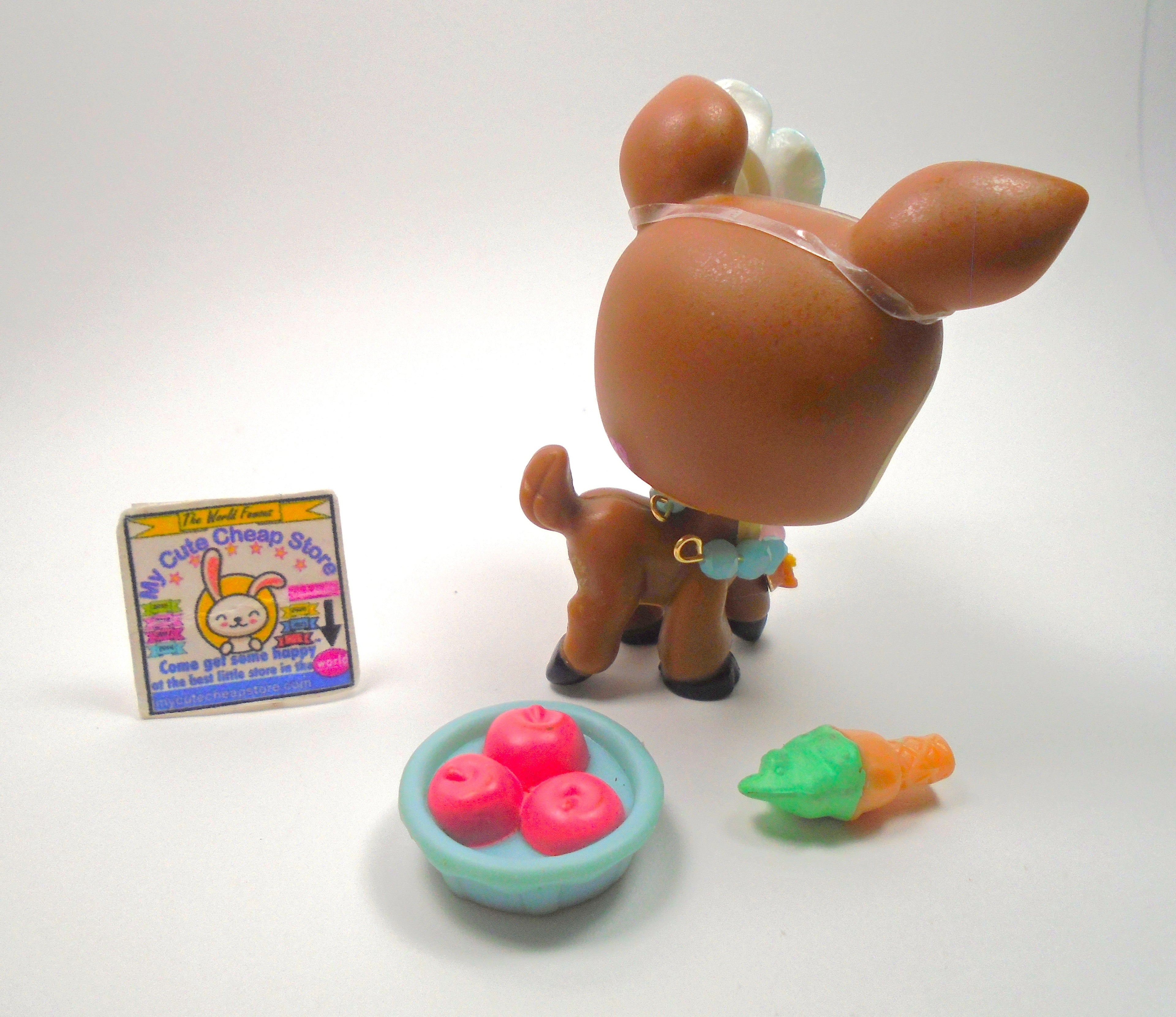 Littlest Pet Shop Swan #1734 with accessory