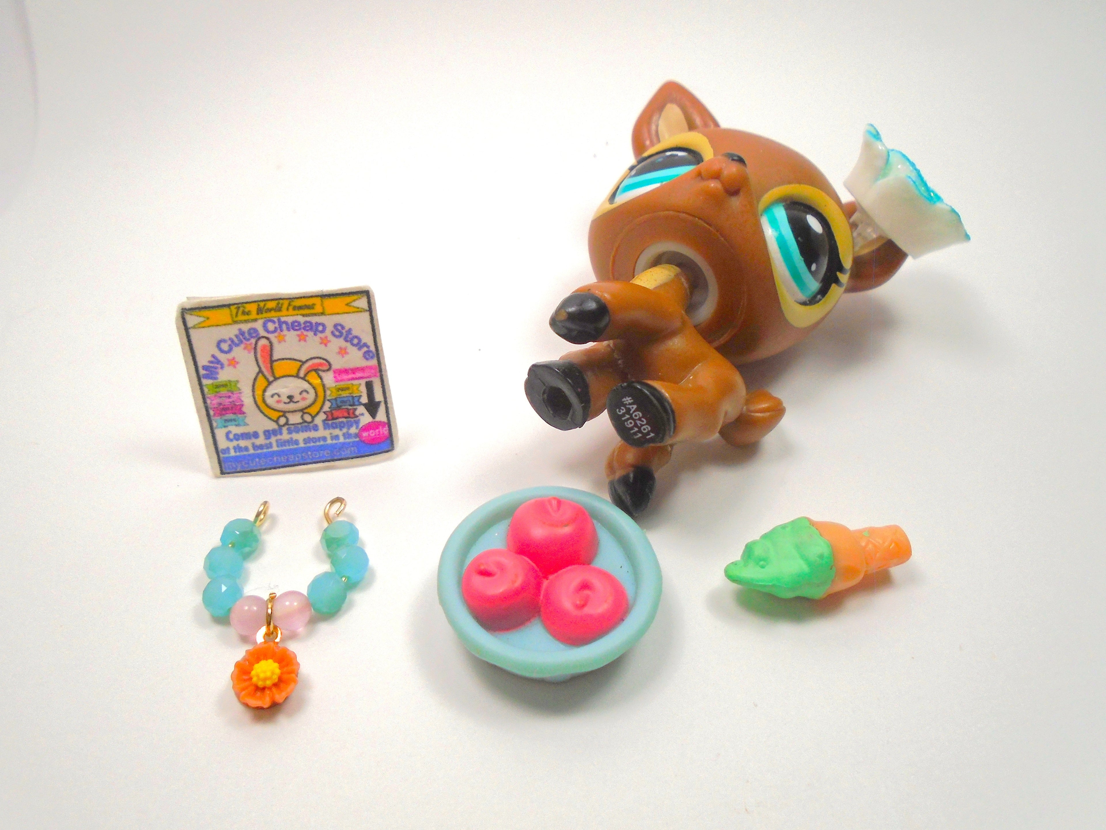 Littlest Pet Shop Swan #1734 with accessory